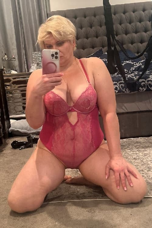 Escort Genevieve - 888 Companions